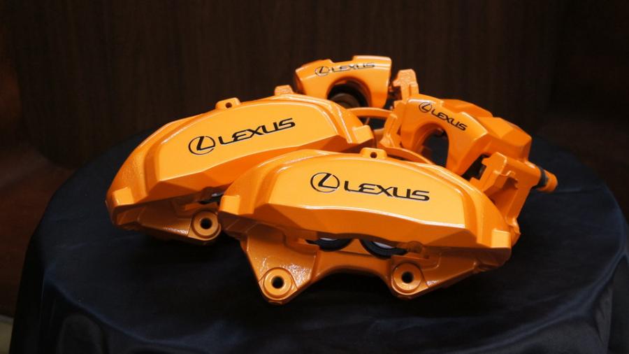 キャリパー塗装施工事例：レクサスIS200t　キャリパー塗装　COLOR:#098 honey of pearl orange IMG20_1765_jclDHx_sub1.jpg