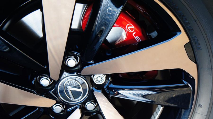 キャリパー塗装施工事例：レクサスNX300L　キャリパー塗装　COLOR:#001 Italian losso solid IMG20_1766_FS4tnO_sub5.jpg