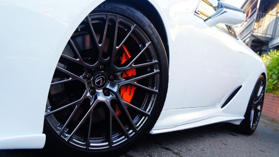 キャリパー塗装施工事例：レクサスLC500　キャリパー塗装　COLOR:#1110 Valencia premium orange IMG20_1770_DM6V3b_sub4.jpg