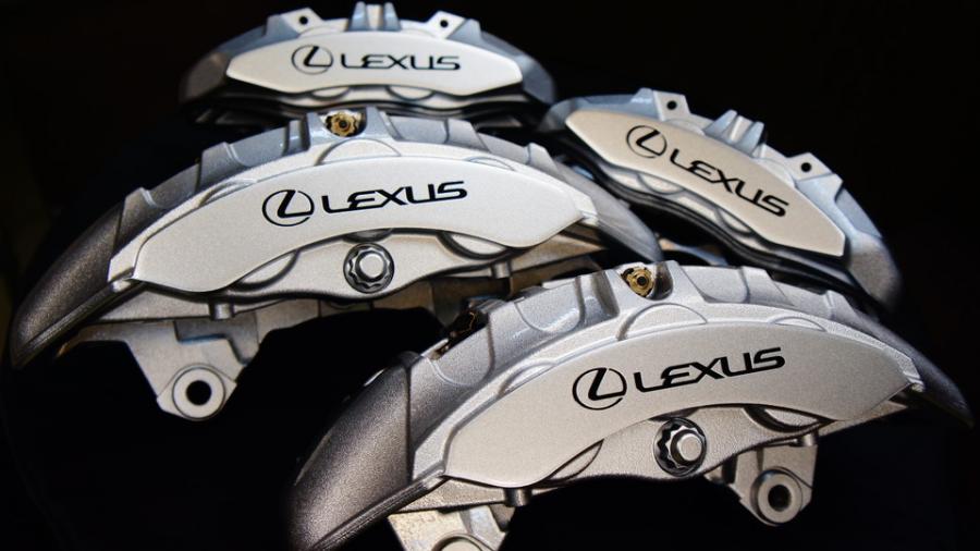 キャリパー塗装施工事例：レクサスLC500　キャリパー塗装　COLOR:#006 Diamonddust silver IMG20_1792_KxAM9Y_sub1.jpg