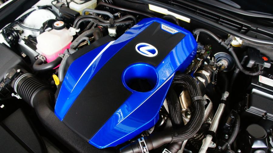 キャリパー塗装施工事例：レクサスIS200t　キャリパー塗装　COLOR:#1115 Deep marine blue　エンジンヘッドカバー塗装キャリパー同色 IMG20_1795_sjX8hZ_sub3.jpg