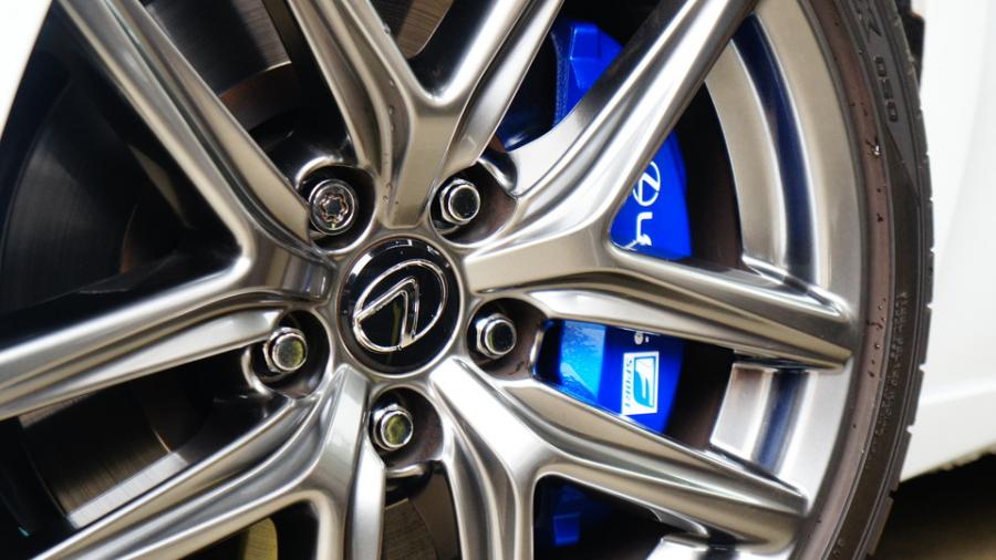 キャリパー塗装施工事例：レクサスIS200t　キャリパー塗装　COLOR:#1115 Deep marine blue　エンジンヘッドカバー塗装キャリパー同色 IMG20_1795_sjX8hZ_sub7.jpg