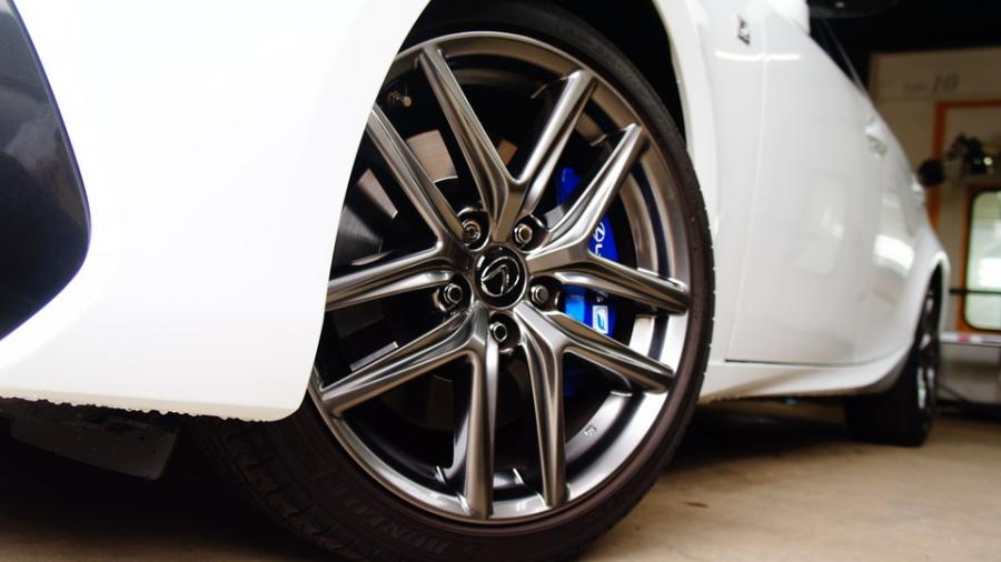 キャリパー塗装施工事例：レクサスIS200t　キャリパー塗装　COLOR:#1115 Deep marine blue　エンジンヘッドカバー塗装キャリパー同色 IMG20_1795_sjX8hZ_sub8.jpg