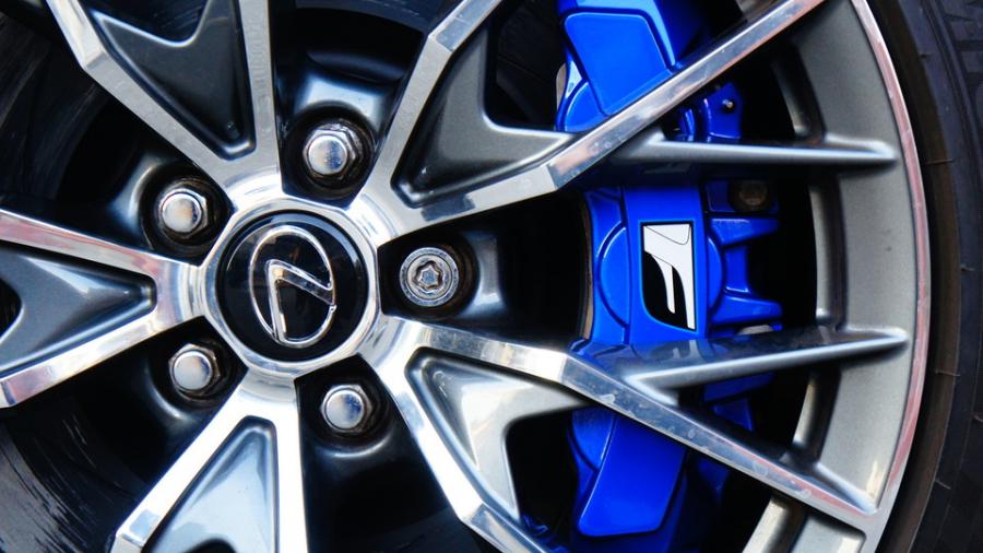 キャリパー塗装施工事例：レクサスGS-F　キャリパー塗装　COLOR:オリジナルブルー系 IMG20_1807_0dfsga_sub5.jpg