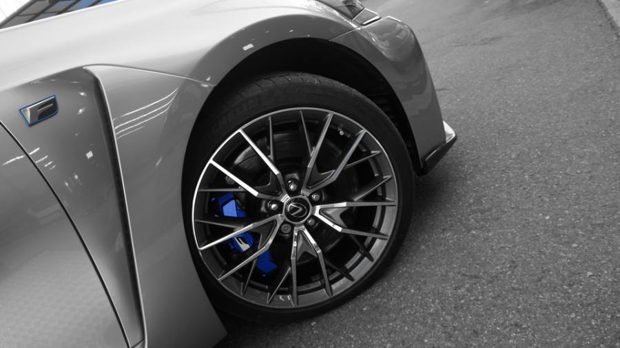 キャリパー塗装施工事例：レクサスGS-F　キャリパー塗装　COLOR:オリジナルブルー系 IMG20_1807_0dfsga_sub6.jpg