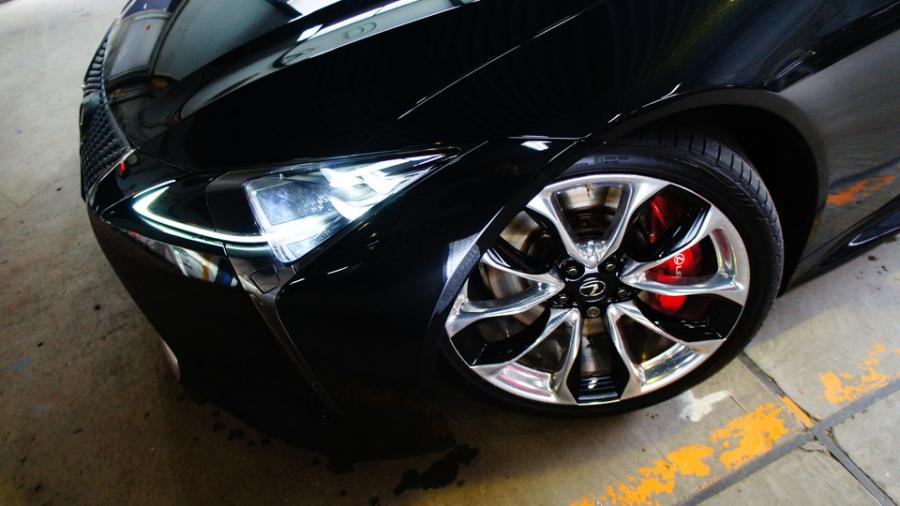 レクサスLC500　キャリパー塗装　COLOR:#001 Italian losso solid