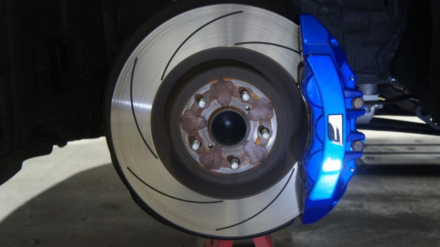 キャリパー塗装施工事例：レクサスGS-F　キャリパー塗装　COLOR:#1115 Deep marine blue　純正ホイール塗装グロスブラック IMG20_1867_ByoPbv_sub1.jpg