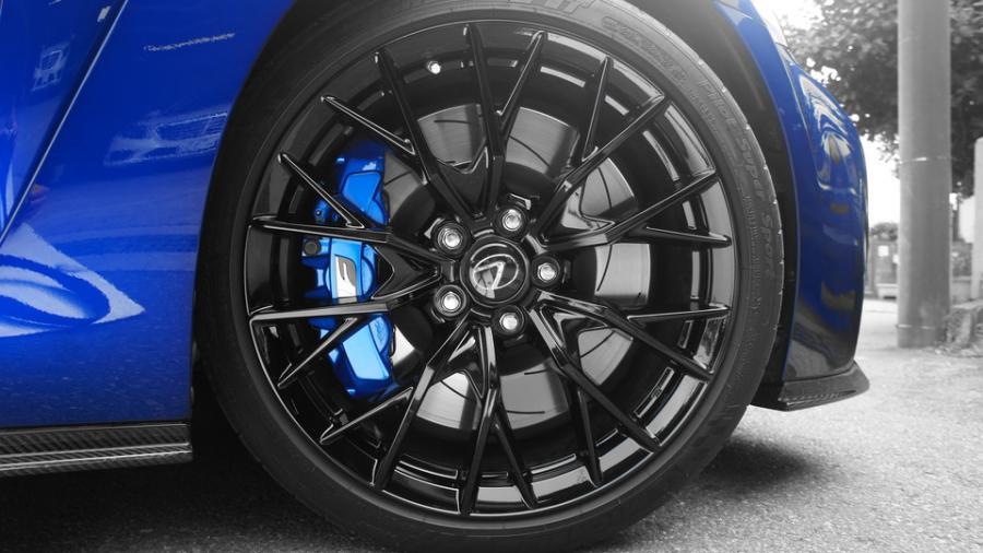 キャリパー塗装施工事例：レクサスGS-F　キャリパー塗装　COLOR:#1115 Deep marine blue　純正ホイール塗装グロスブラック IMG20_1867_ByoPbv_sub4.jpg