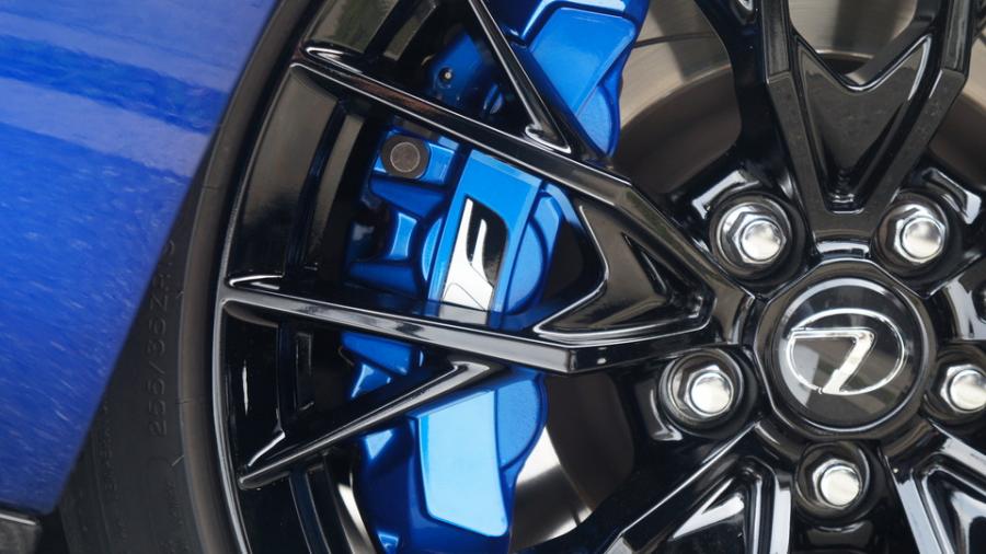 キャリパー塗装施工事例：レクサスGS-F　キャリパー塗装　COLOR:#1115 Deep marine blue　純正ホイール塗装グロスブラック IMG20_1867_ByoPbv_sub5.jpg