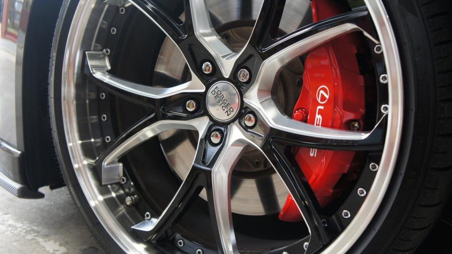 キャリパー塗装施工事例：レクサスLC500　キャリパー塗装　COLOR:#001 Italian losso solid IMG20_1872_Axm4jA_sub3.jpg