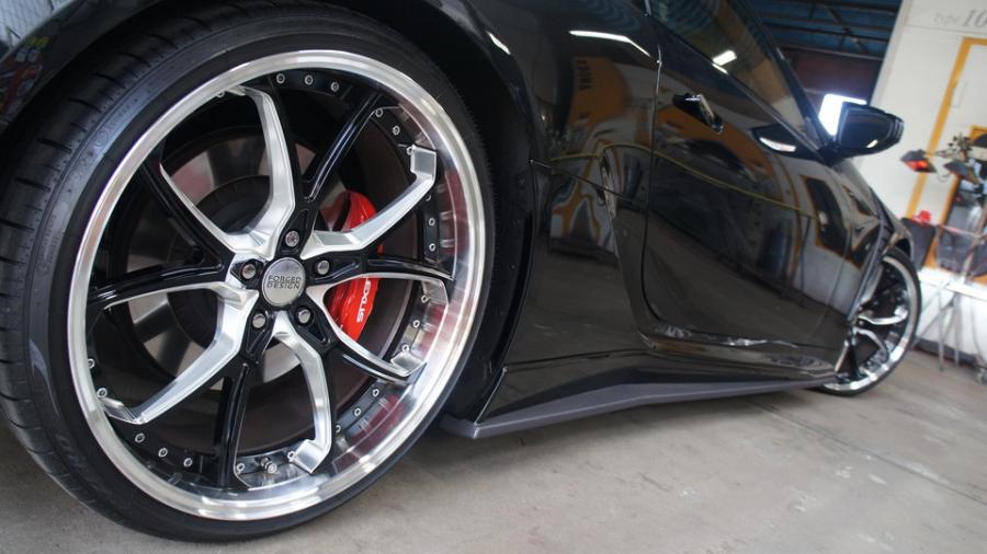 キャリパー塗装施工事例：レクサスLC500　キャリパー塗装　COLOR:#001 Italian losso solid IMG20_1872_Axm4jA_sub7.jpg