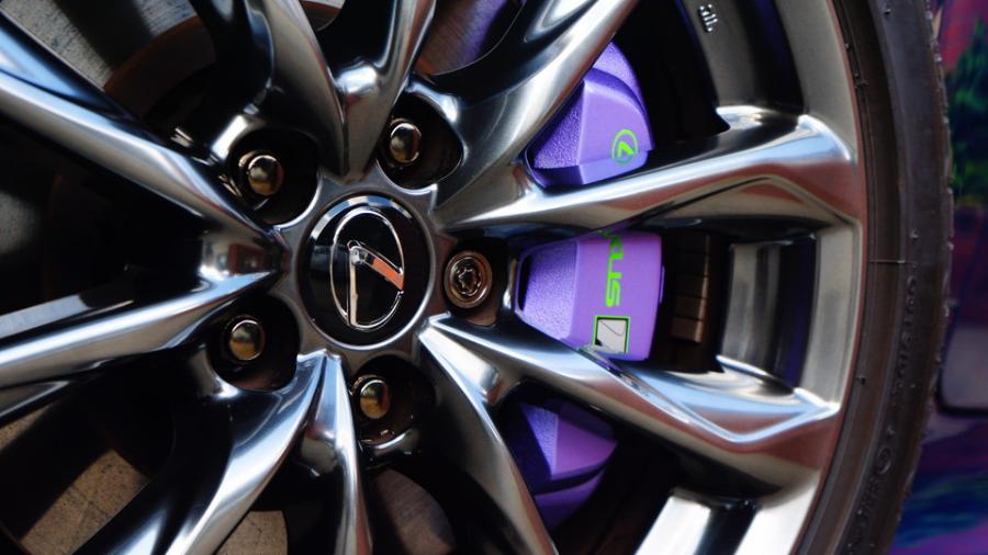 キャリパー塗装施工事例：レクサスRC300ｈ　キャリパー塗装　ＣＯＬＯＲ：#1105 Luminous lavender metallic IMG20_1876_kGrzAS_sub4.jpg