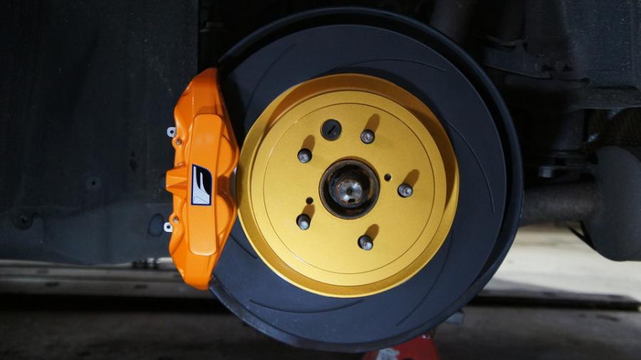 キャリパー塗装施工事例：レクサスRC-F　キャリパ塗装　COLOR:#098 honey of pearl orange　ローター塗装　COLOR:#003 Tokyo midnight gold IMG20_1898_DoFS2J_sub2.jpg