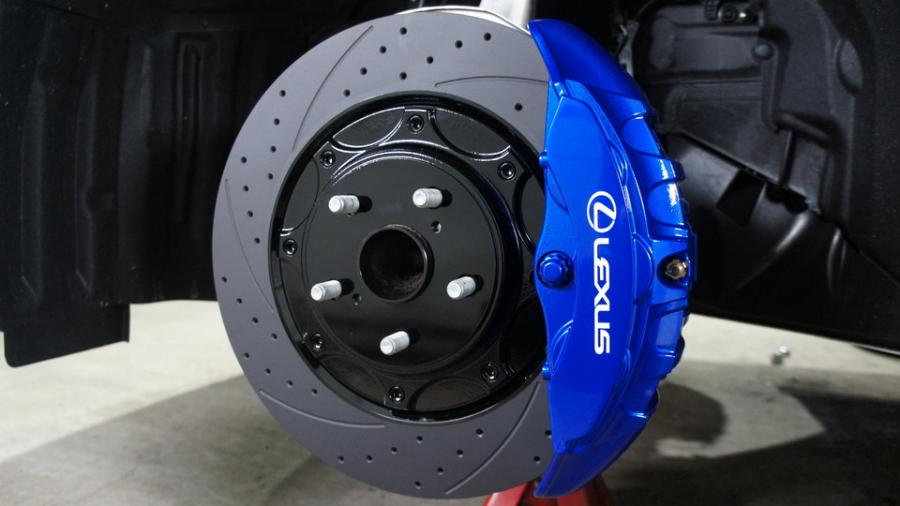 キャリパー塗装施工事例：レクサスLS500Fスポーツ　キャリパー塗装COLOR:#1115 Deep marine blue　ローター塗装COLOR:#005 Deep coal black　ローター加工Type:C6S8D IMG20_1904_R5w0f8_sub1.jpg