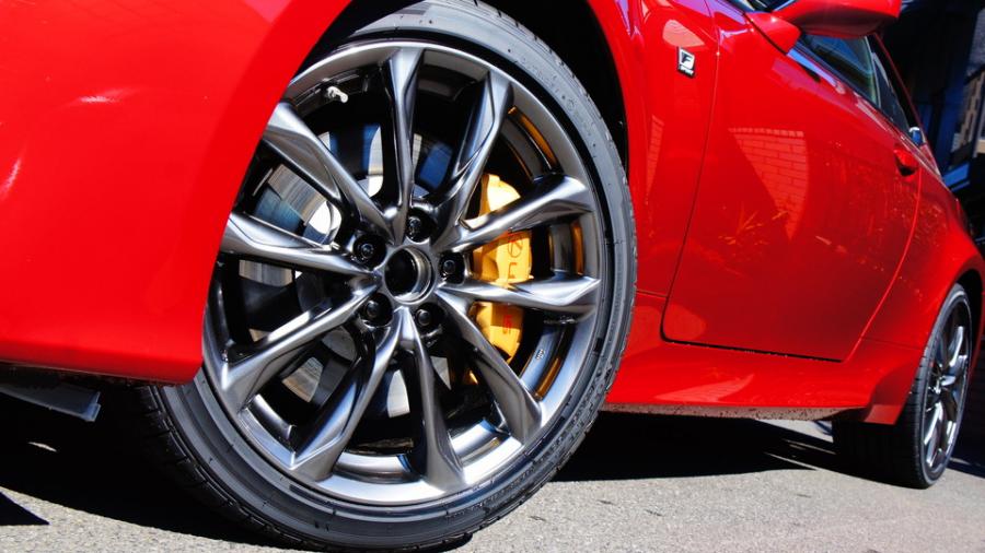 キャリパー塗装施工事例：レクサスRC　キャリパー塗装COLOR:#003 Tokyo midnight gold IMG20_1934_cyRFN7_sub4.jpg