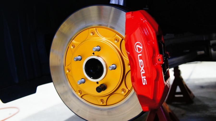 キャリパー塗装施工事例：レクサスGS450ｈ　キャリパー塗装COLOR：#001 Italian losso solid　ローター塗装COLOR:#003 Tokyo midnight gold IMG20_1938_ZjvWy7_sub1.jpg