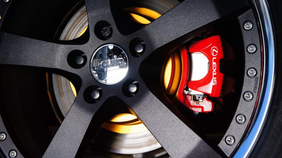 キャリパー塗装施工事例：レクサスGS450ｈ　キャリパー塗装COLOR：#001 Italian losso solid　ローター塗装COLOR:#003 Tokyo midnight gold IMG20_1938_ZjvWy7_sub5.jpg