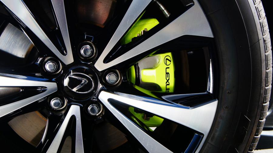 キャリパー塗装施工事例：レクサスNX300ｈ　キャリパー塗装COLOR:#1116 Acid green IMG20_1963_JjmOnC_sub7.jpg