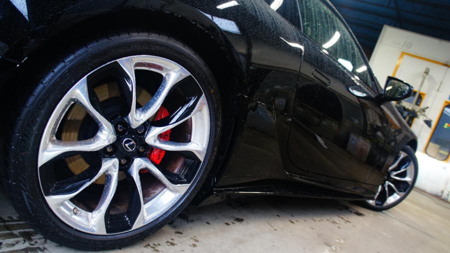 キャリパー塗装施工事例：レクサスLC500　キャリパー塗装COLOR:#001 Italian losso solid IMG20_1984_Hp1nQ0_sub6.jpg