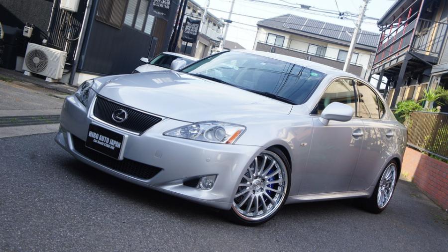 レクサスIS　キャリパー塗装：#1115 Deep marine blue　ローター塗装COLOR:#052 Premium platinum silver　ローター加工Type:12SD　キャリパー前後OH