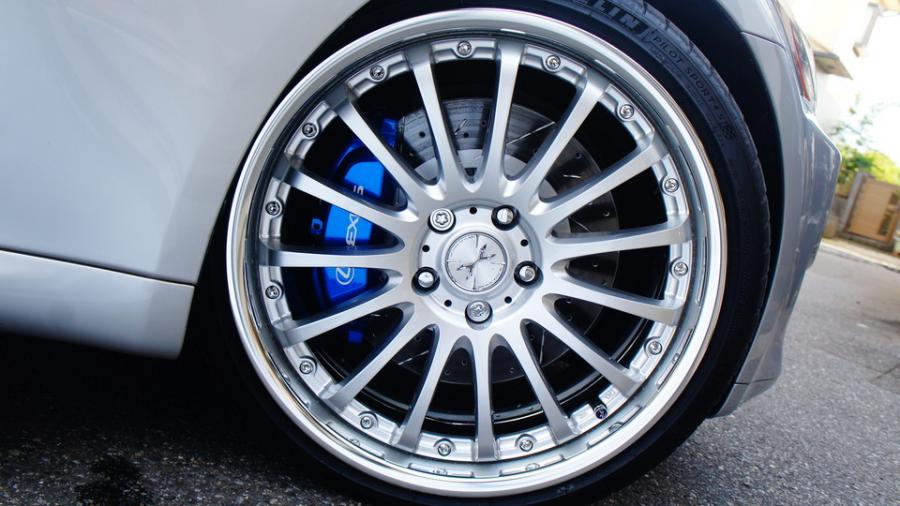 キャリパー塗装施工事例：レクサスIS　キャリパー塗装：#1115 Deep marine blue　ローター塗装COLOR:#052 Premium platinum silver　ローター加工Type:12SD　キャリパー前後OH IMG20_1990_l8tjQz_sub4.jpg