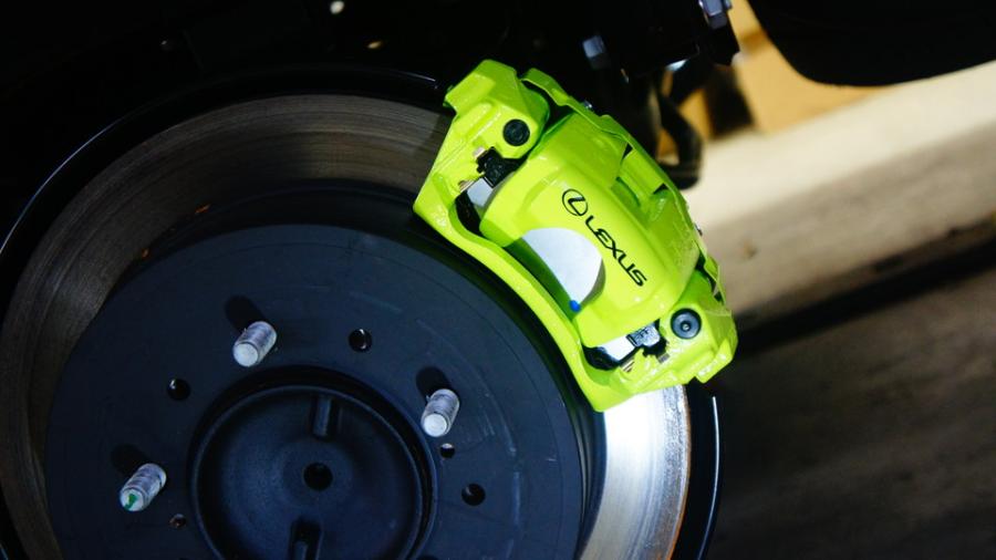 キャリパー塗装施工事例：レクサスLX570　キャリパー塗装COLOR:#1116 Acid green　ホイール塗装：グリスブラック・センターキャップ：マットブラック IMG20_2007_NbO9ha_sub2.jpg