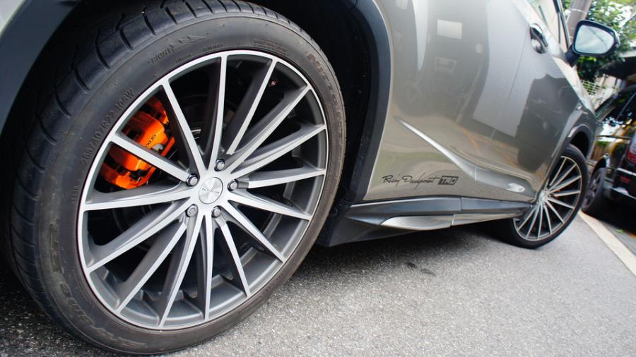 キャリパー塗装施工事例：レクサスRX200t　キャリパー塗装COLOR:#1110 Valencia premium orange　ローター塗装COLOR:#004 Blast light gray metalic IMG20_2012_smoIn3_sub3.jpg