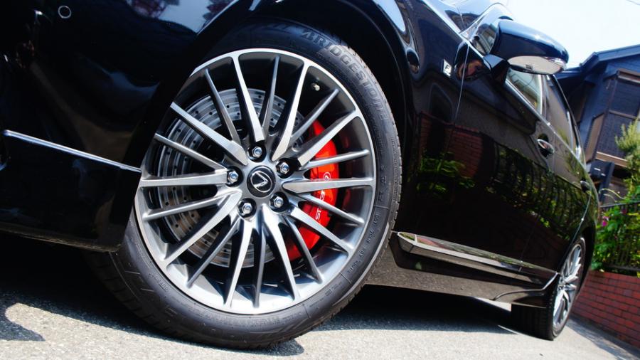 キャリパー塗装施工事例：レクサスLS460　キャリパー塗装COLOR:#1112 Racing red　ローター塗装COLOR:#005 Deep coal black　ローター加工Type:DD IMG20_2014_xYZ94W_sub3.jpg