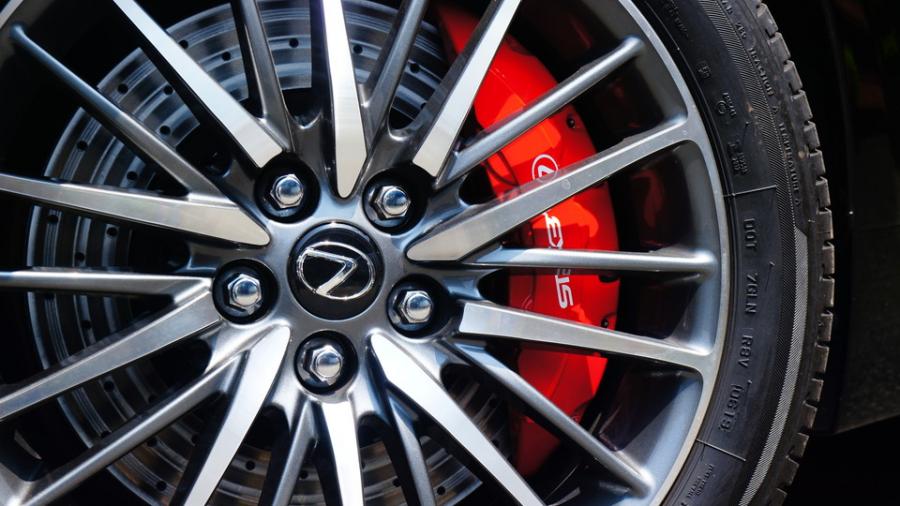 キャリパー塗装施工事例：レクサスLS460　キャリパー塗装COLOR:#1112 Racing red　ローター塗装COLOR:#005 Deep coal black　ローター加工Type:DD IMG20_2014_xYZ94W_sub5.jpg