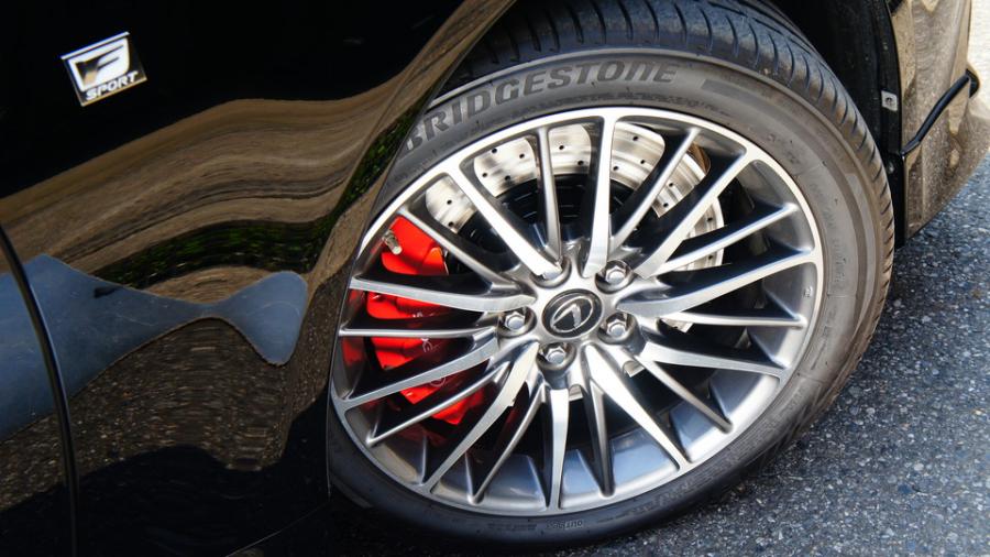 キャリパー塗装施工事例：レクサスLS460　キャリパー塗装COLOR:#1112 Racing red　ローター塗装COLOR:#005 Deep coal black　ローター加工Type:DD IMG20_2014_xYZ94W_sub7.jpg