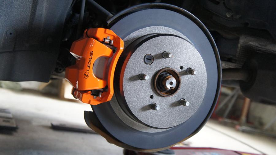 キャリパー塗装施工事例：レクサスRC300h　キャリパー塗装COLOR:#1110 Valencia premium orange　ローター塗装COLOR:#004 Blast light gray metalic IMG20_2023_nbbII3_sub2.jpg