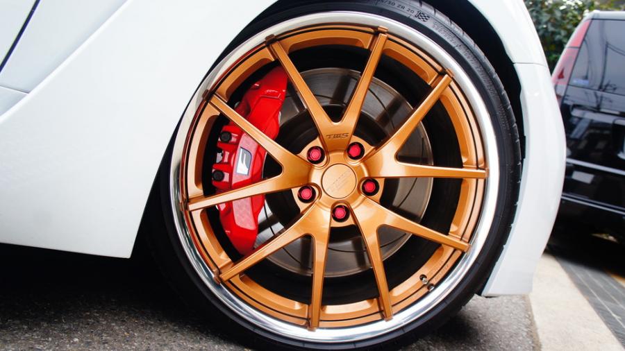 キャリパー塗装施工事例：レクサスRC-F　キャリパー塗装COLOR:#001 Italian losso solid IMG20_2044_azep7m_sub5.jpg