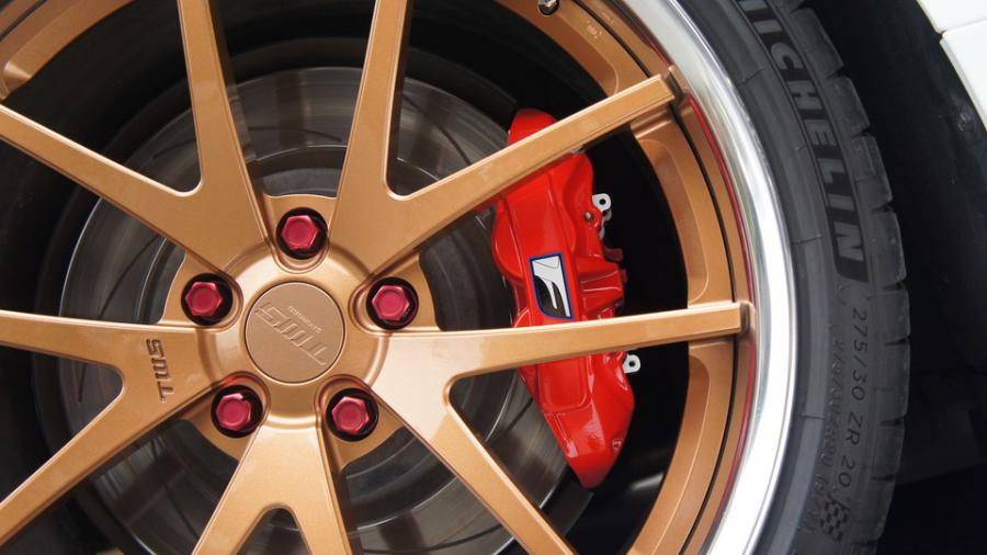 キャリパー塗装施工事例：レクサスRC-F　キャリパー塗装COLOR:#001 Italian losso solid IMG20_2044_azep7m_sub8.jpg