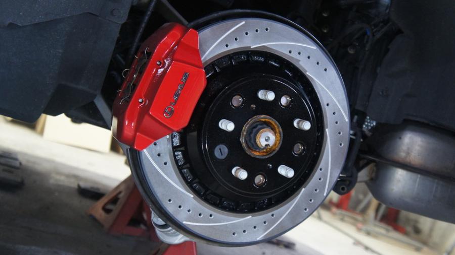 キャリパー塗装施工事例：レクサスLS500h　キャリパー塗装COLOR:#010 premiun rouge candy red　ローター塗装COLOR:#005 Deep coal black　ローター加工Type:C8SD IMG20_2055_TEcEDQ_sub2.jpg