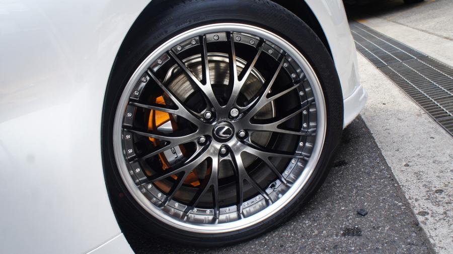 キャリパー塗装施工事例：レクサスLS500　キャリパー塗装COLOR:#030 Royal art pearl orange gold　表面ハイポリッシュ加工 IMG20_2060_NL8rCp_sub7.jpg