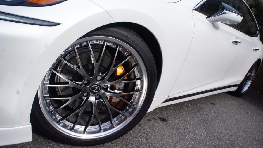 キャリパー塗装施工事例：レクサスLS500　キャリパー塗装COLOR:#030 Royal art pearl orange gold　表面ハイポリッシュ加工 IMG20_2060_NL8rCp_sub9.jpg