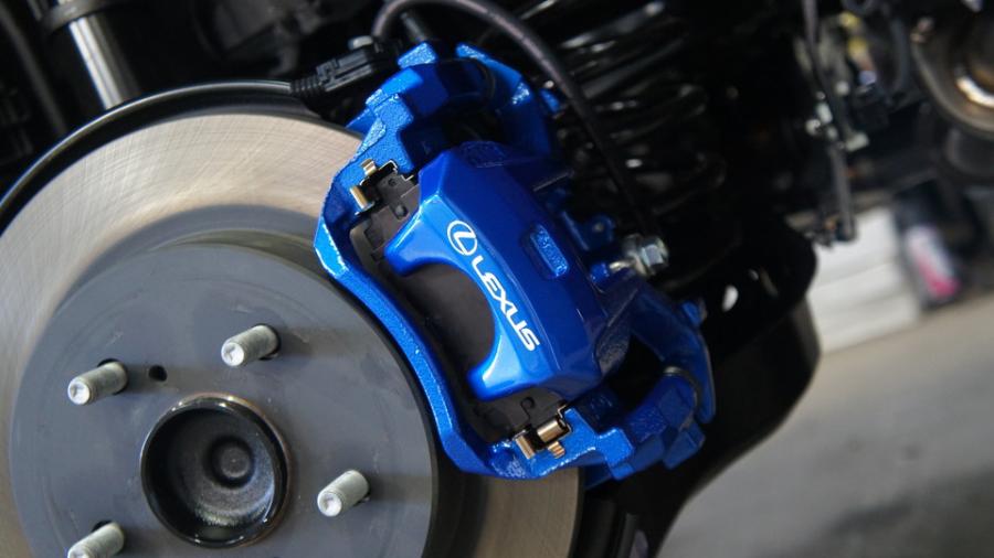 キャリパー塗装施工事例：レクサスES　キャリパー塗装COLOR:#061 royal sky blue IMG20_2064_ko7ISC_sub2.jpg