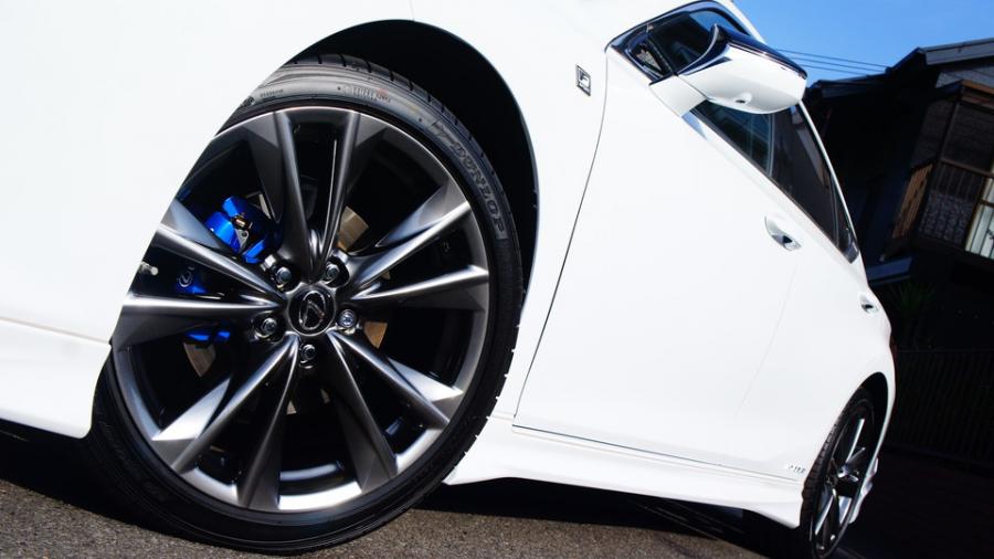 キャリパー塗装施工事例：レクサスES　キャリパー塗装COLOR:#061 royal sky blue IMG20_2064_ko7ISC_sub3.jpg