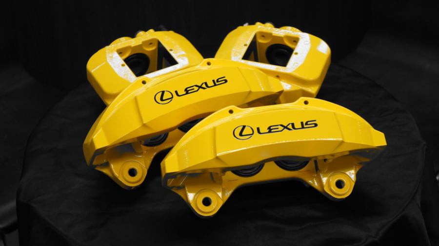 レクサスLS　キャリパー塗装COLOR:#002 giallo modena