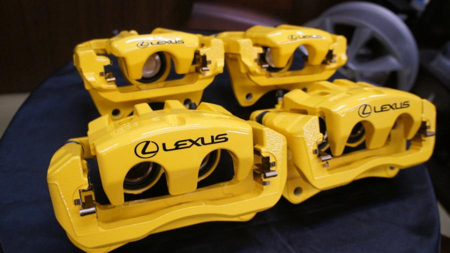 キャリパー塗装施工事例：レクサスRX　キャリパー塗装COLOR:#002 giallo modena IMG20_2094_zxLEj1_sub1.jpg