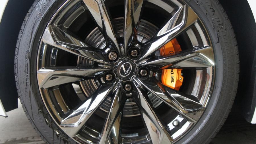 キャリパー塗装施工事例：レクサスLS500Fスポーツ　キャリパー塗装・ローター塗装COLOR:#098 honey of pearl orange＆#006 Diamonddust silver　ローター加工Type:C6S8D IMG20_2123_8klH6d_sub6.jpg