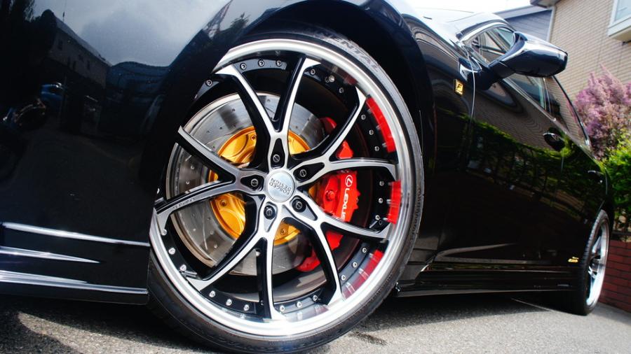 キャリパー塗装施工事例：レクサスLS500Fスポーツ　キャリパー・ローター塗装COLOR:#001 Italian losso solid、#003 Tokyo midnight gold　ローター加工Type:C6S8D（非貫通） IMG20_2134_7OAGah_sub6.jpg