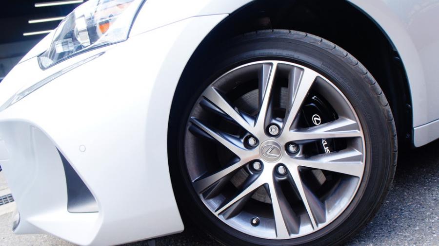 キャリパー塗装施工事例：レクサスIS200t　キャリパー塗装　COLOR:#005 Deep coal black IMG20_2135_DkvDoI_sub5.jpg