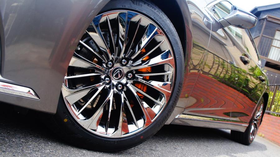 キャリパー塗装施工事例：レクサスLS500　キャリパー塗装COLOR:#030 Royal art pearl orange gold　ローター塗装COLOR:#003 Tokyo midnight gold IMG20_2144_WAAj4x_sub3.jpg