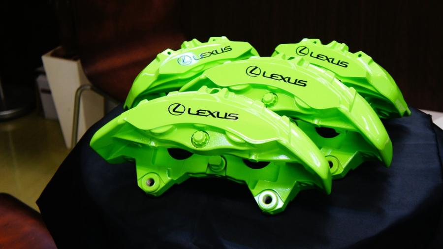 レクサスLS500Fスポーツ　キャリパー塗装COLOR:#1113 Monster green