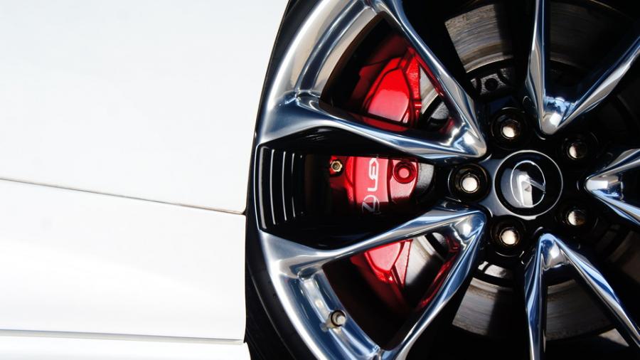 キャリパー塗装施工事例：レクサスLC500　キャリパー塗装COLOR:#001 Italian losso solid　ローター塗装COLOR:#004 Blast light gray metalic IMG20_2150_M3rV5e_sub4.jpg