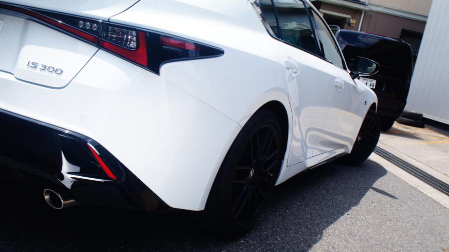 キャリパー塗装施工事例：レクサスIS300　キャリパー塗装COLOR:#001 Italian losso solid IMG20_2165_kq7KAd_sub7.jpg