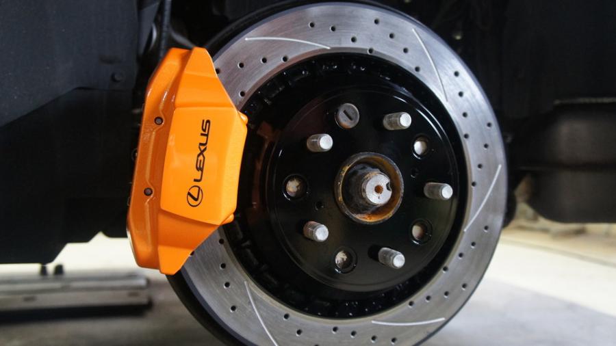 キャリパー塗装施工事例：レクサスLS　キャリパー塗装COLOR:#098 honey of pearl orange　ローター塗装COLOR:#005 Deep coal black　ローター加工Type:C6S8D IMG20_2189_RmTzaR_sub1.jpg