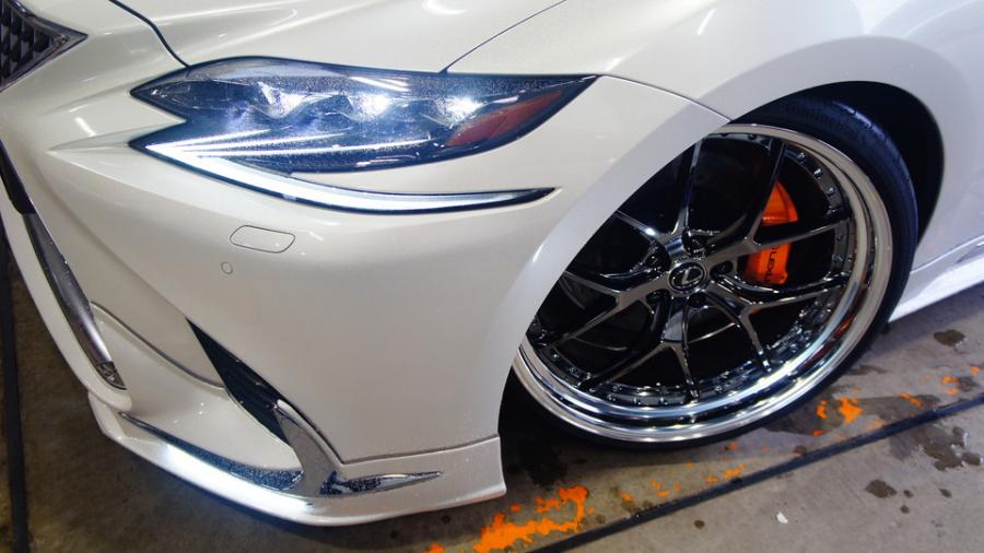 キャリパー塗装施工事例：レクサスLS　キャリパー塗装COLOR:#098 honey of pearl orange　ローター塗装COLOR:#005 Deep coal black　ローター加工Type:C6S8D IMG20_2189_RmTzaR_sub9.jpg