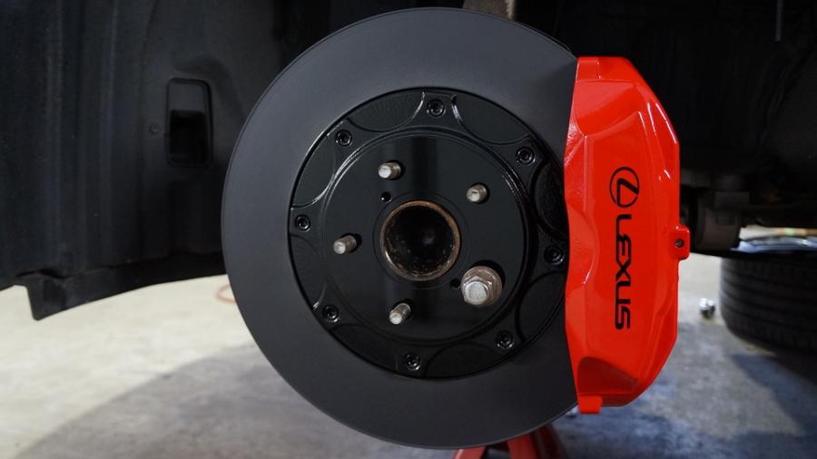 キャリパー塗装施工事例：レクサスIS200　キャリパー塗装COLOR:#001 Italian losso solid　ローター塗装COLOR:#005 Deep coal black IMG20_2208_07ZqQR_sub1.jpg